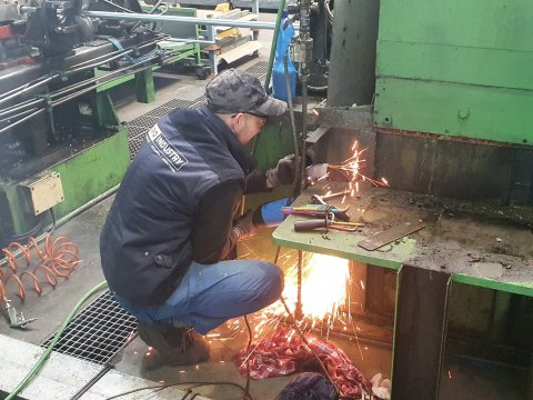 Přestavby výrobních linek. Retrofity.; Realizujeme retrofity a modernizace výrobních linek. Zajistíme aby vaše výrobní zařízení splňovala současné požadavky na rychlost, ekonomiku a bezpečnost výroby. Přestavby výrobních linek. Retrofity.; Realizujeme retrofity a modernizace výrobních linek. Zajistíme aby vaše výrobní zařízení splňovala současné požadavky na rychlost, ekonomiku a bezpečnost výroby.